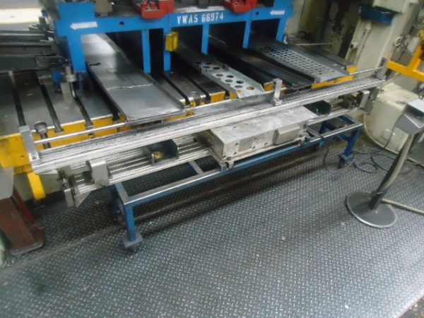 ShakerInstall3, industrial shaker, shaker conveyor