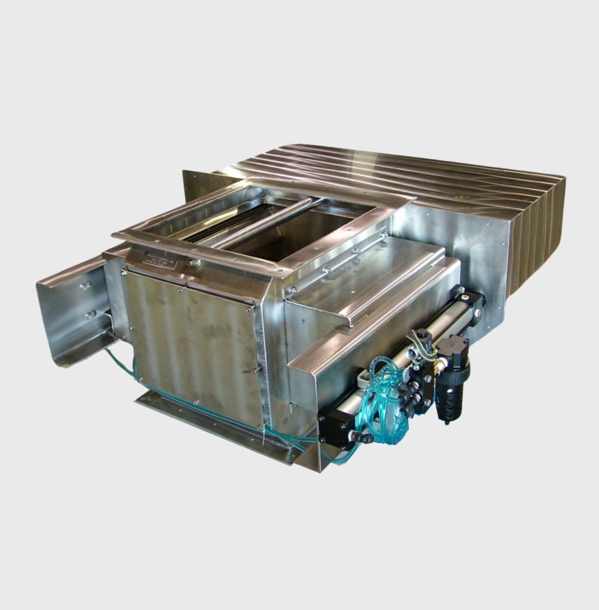 Self-Clean Chute Magnet for Livestock Feed Application