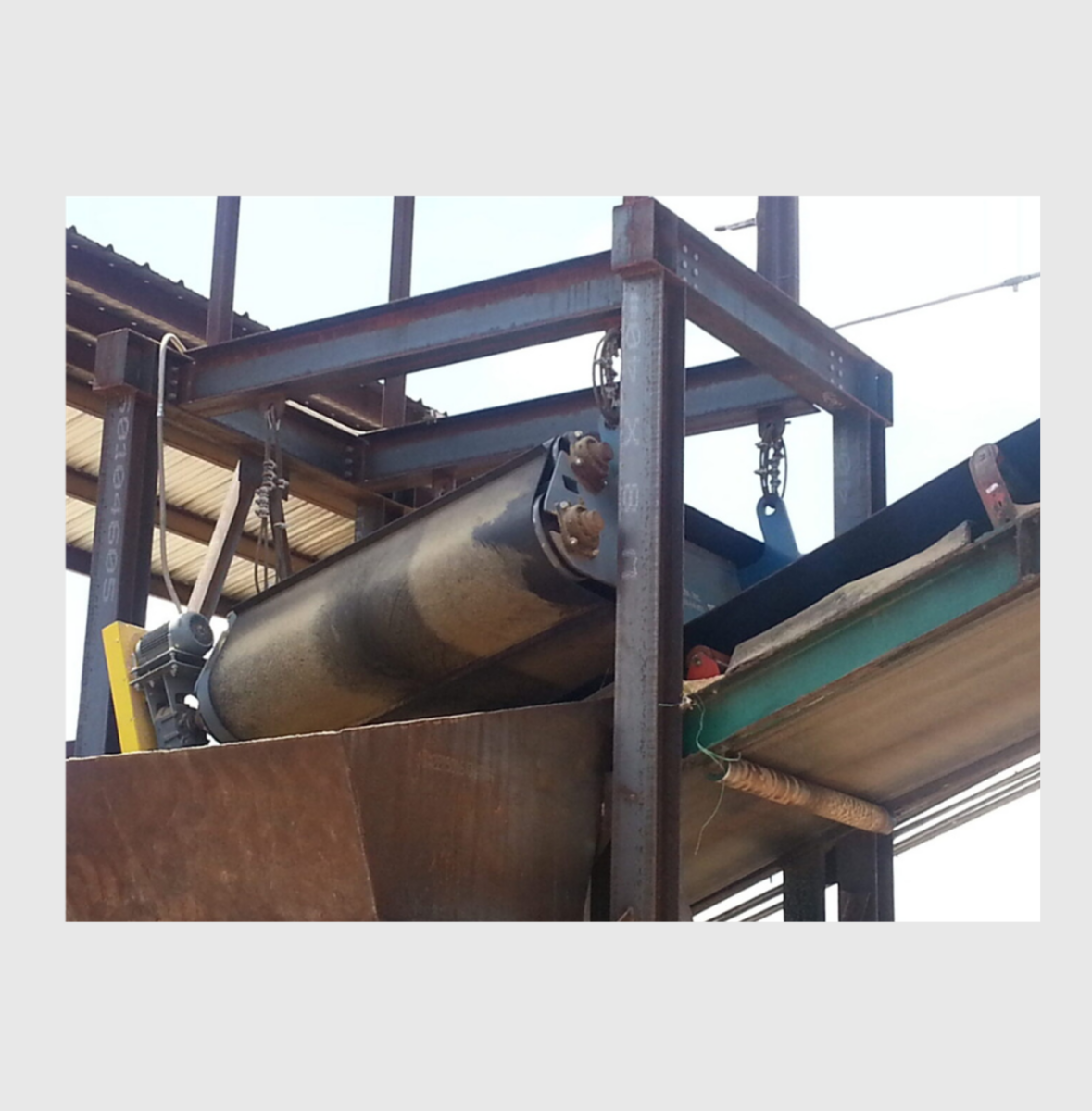 Self-Clean Suspended Electromagnet Installed at Quary for Coal, Taconite, and Limestone