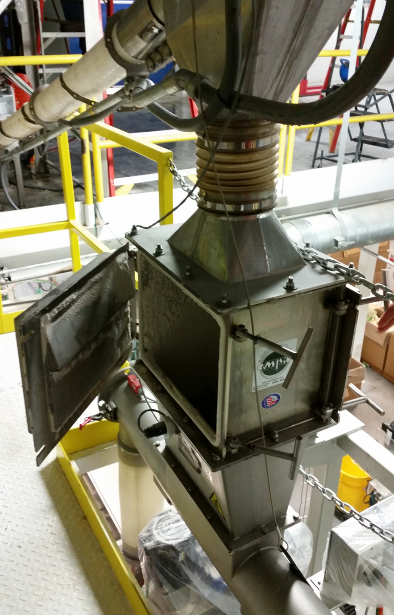Inline Plate Magnet Open for Cleaning and Inspection