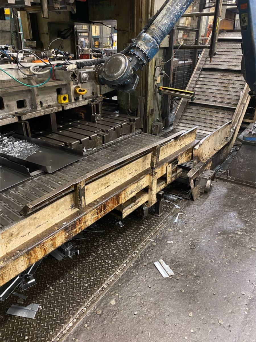 Installed MPI TurnKey Steel Hinge Conveyor