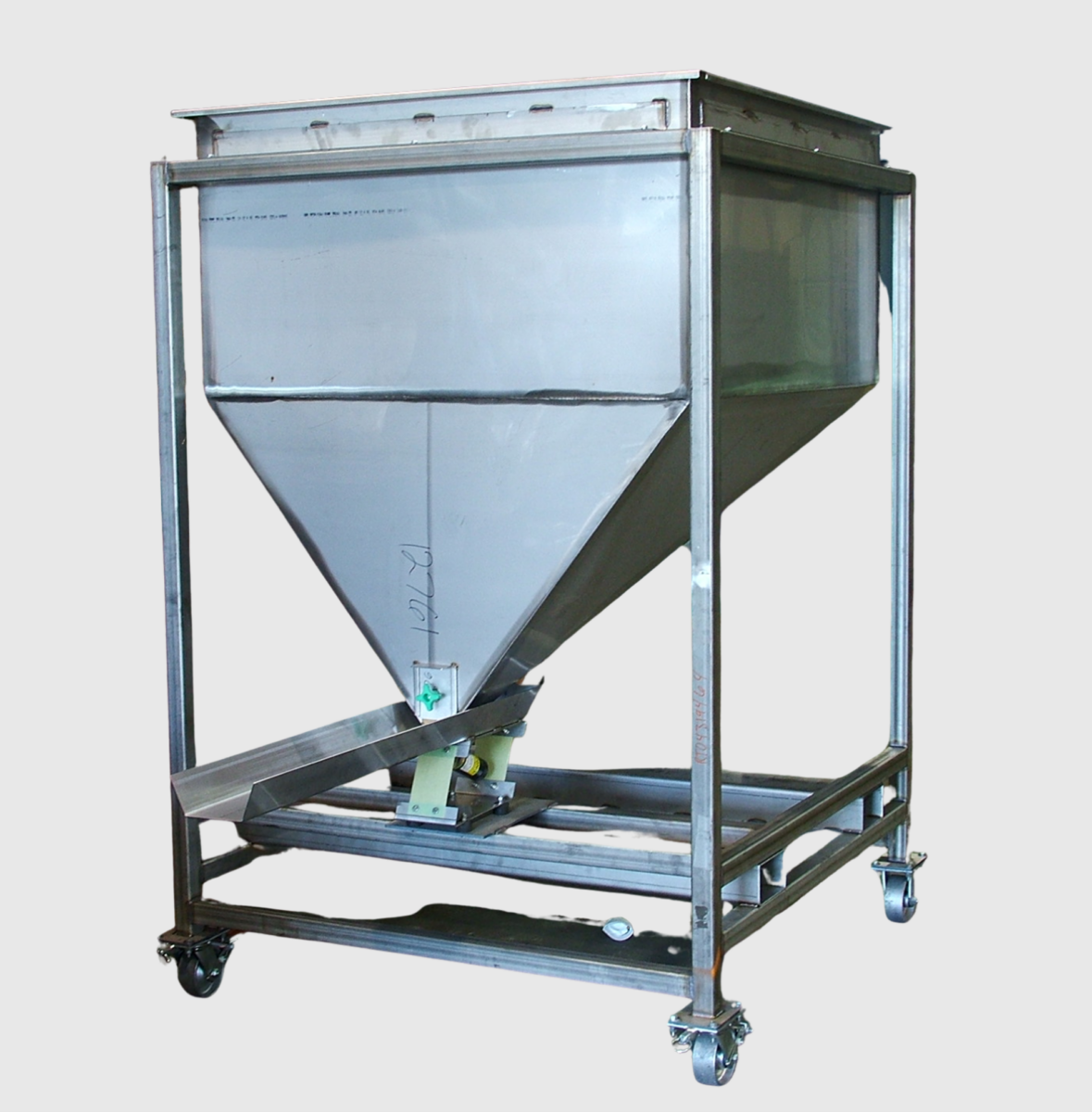 Large Vibratory Feeder Used in Food Processing Up To 8 Tons/Hour