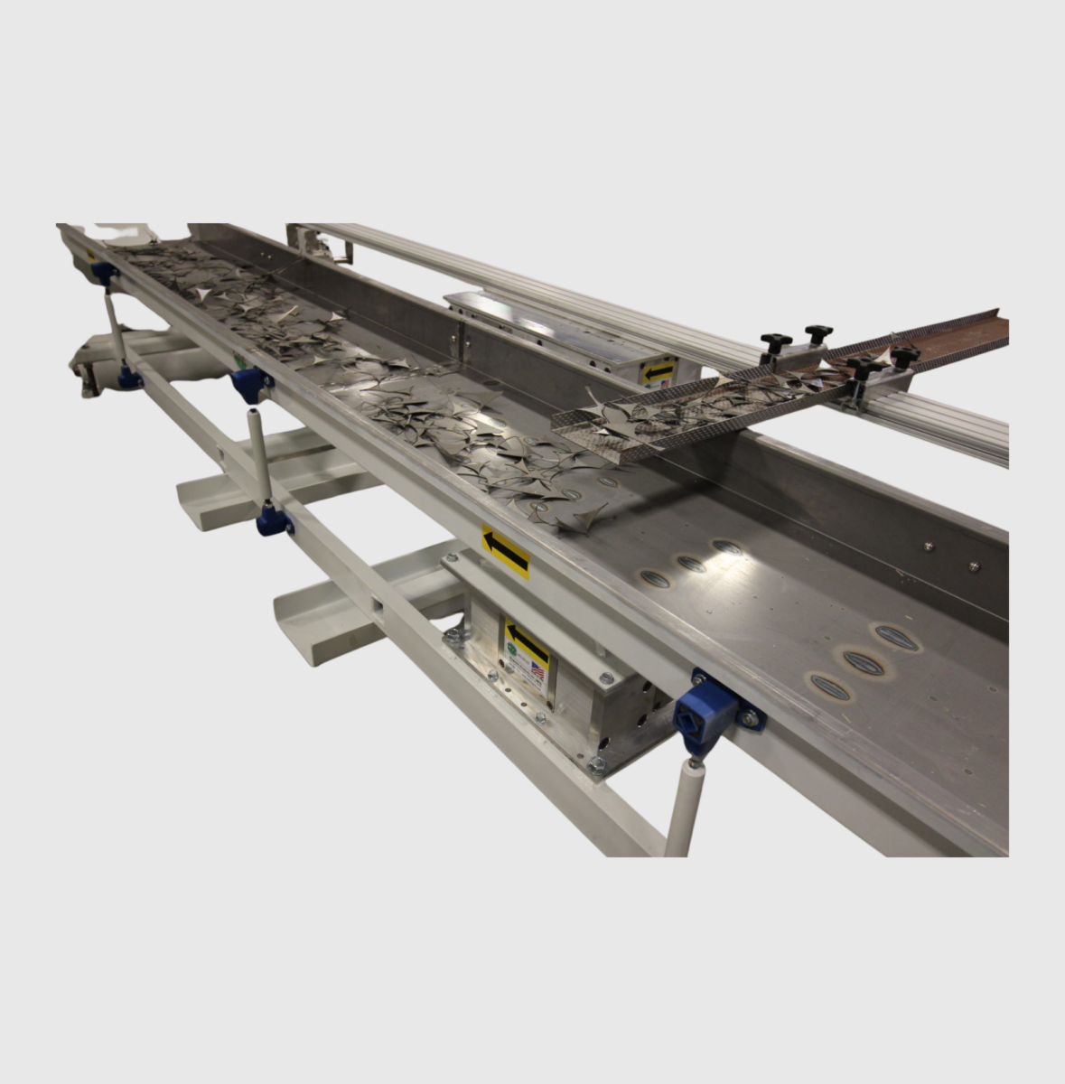 MPI Heavy-Duty Turnkey Shaker Conveyor Installed at Metal Fabricator