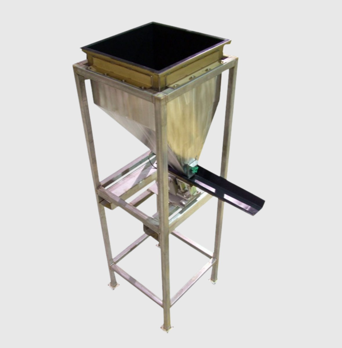 Mid-Sized Vibratory Feeder Used in Manufacturing Up To 4 Tons/Hour
